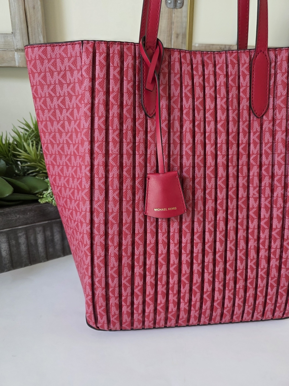 Michael Kors Sinclair Large Pleated Shopper Tote Crimson Red Signature Logo - Picture 2 of 10